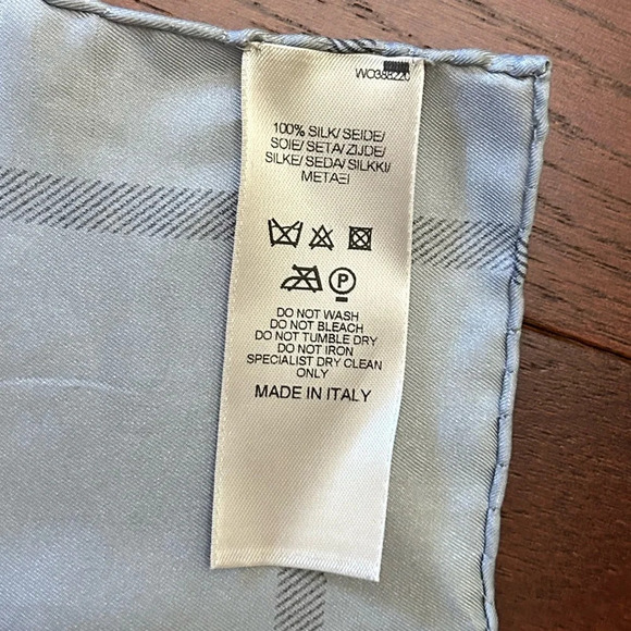 Burberry 100% Silk scarf the "Check" pattern NWT made in Italy grey n black - Picture 8 of 9